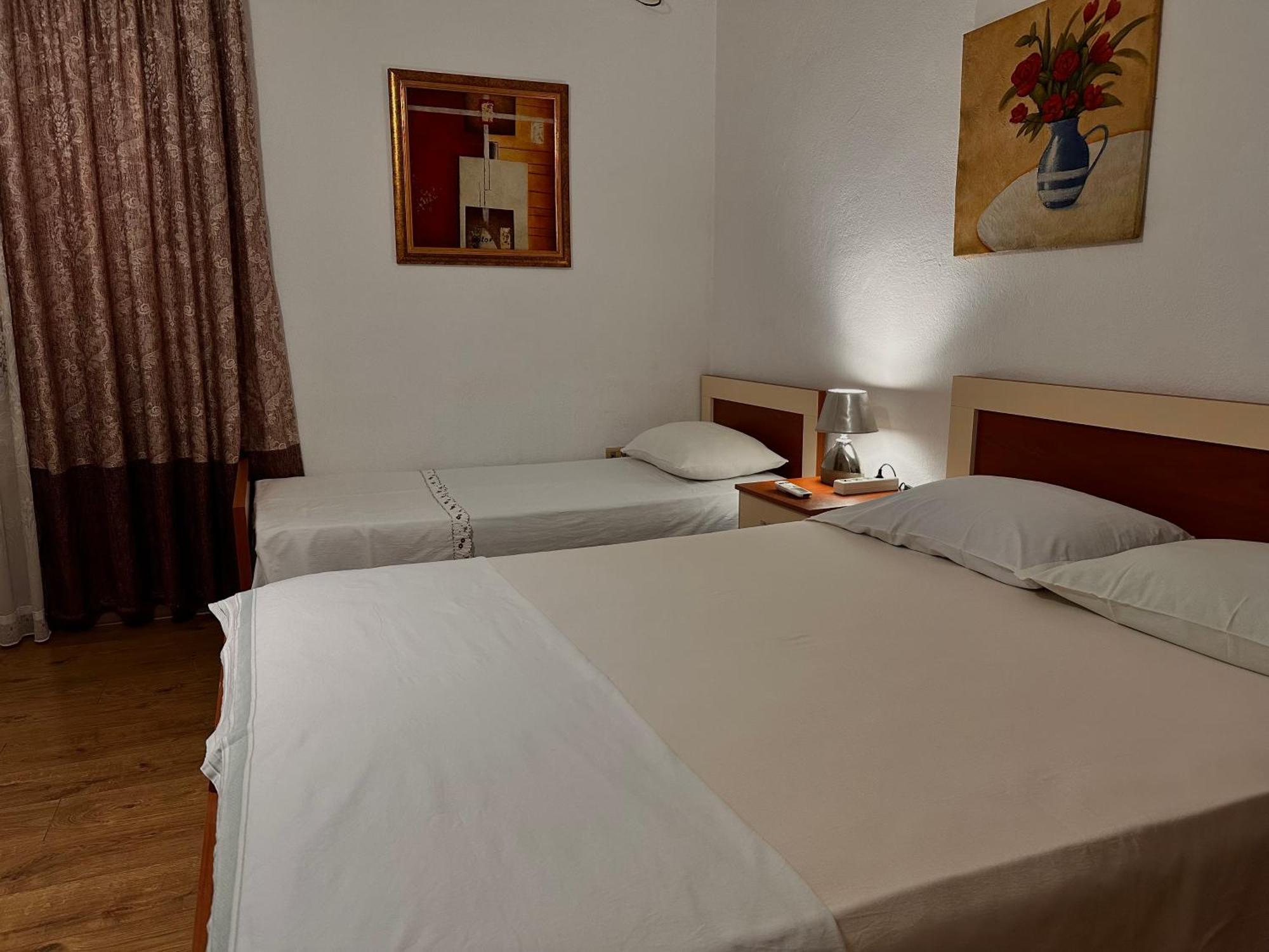 Hostel Grande House ติรานา ภายนอก รูปภาพ
