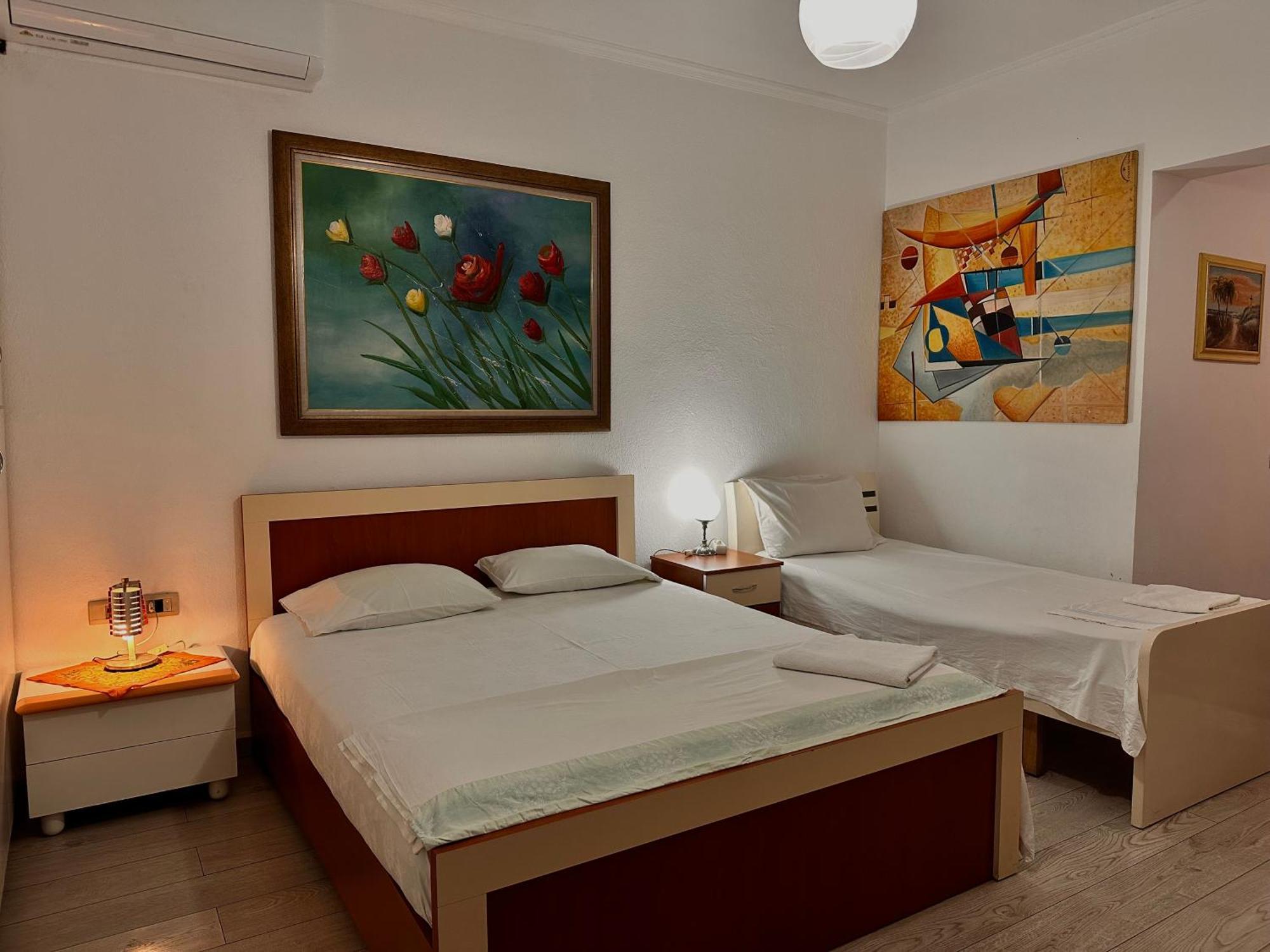 Hostel Grande House ติรานา ภายนอก รูปภาพ