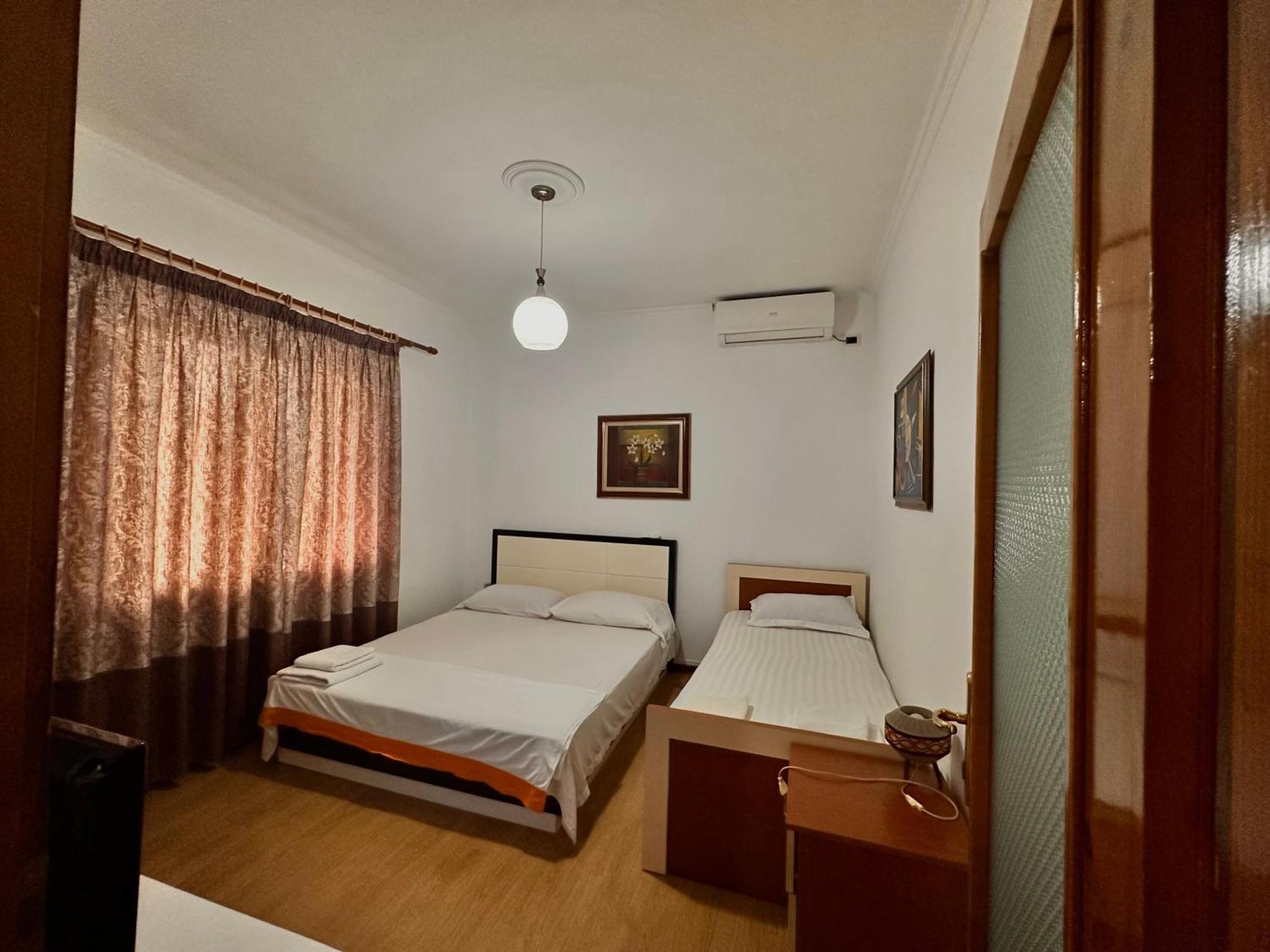 Hostel Grande House ติรานา ภายนอก รูปภาพ